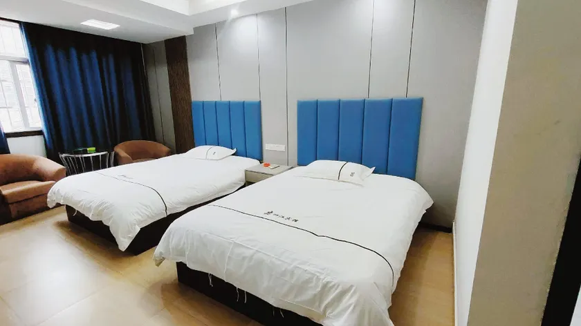 Shijiang Hotel - Image 1