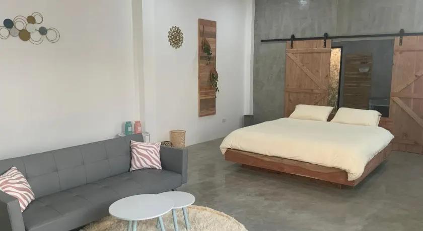 Studio Thakhek-private loft with terasse - Image 1