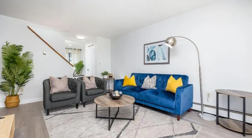 Beautiful 3 bedroom Condo in Hartford! - Image 1