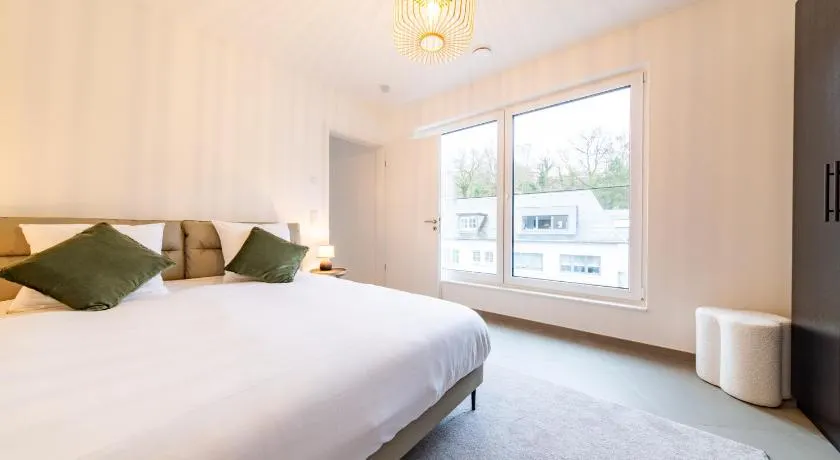 Halternative Residence Rose - Image 1