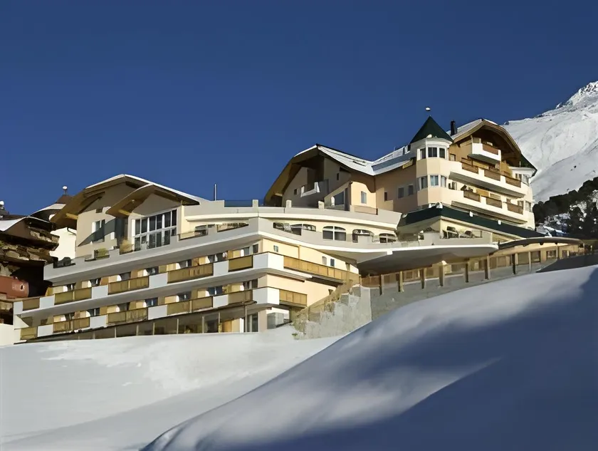 Hotel Alpenaussicht - Image 1