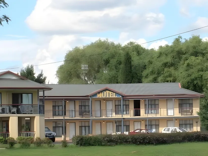 Elite Motor Inn - Image 1