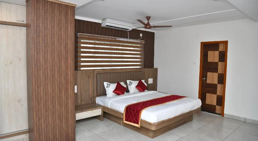 Hotel Rays Inn Boarding and Lodging - Image 1