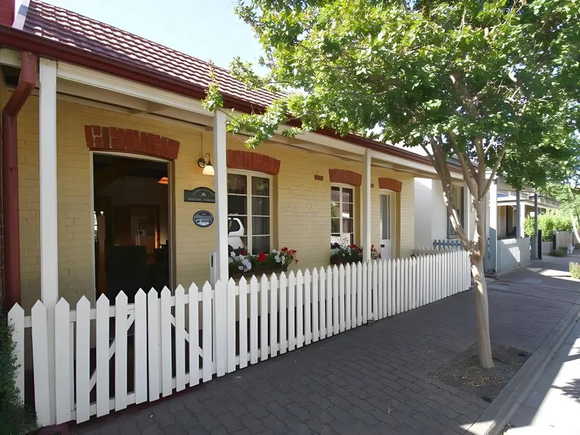 Adelaide Heritage Cottages & Apartments - Image 1
