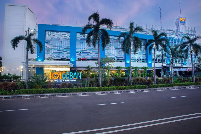 1O1 URBAN Jakarta Kelapa Gading - Image 1