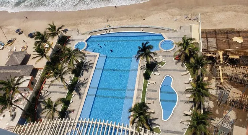 Big Luxury Condo - Zona Dorada - Image 1