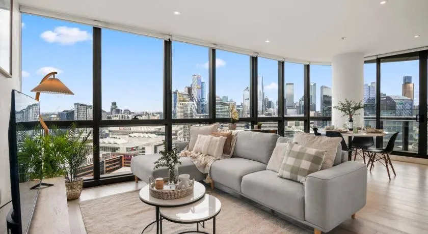 Luxe 2BR Retreat Panoramic Views With 2x Parking Spaces - Image 1
