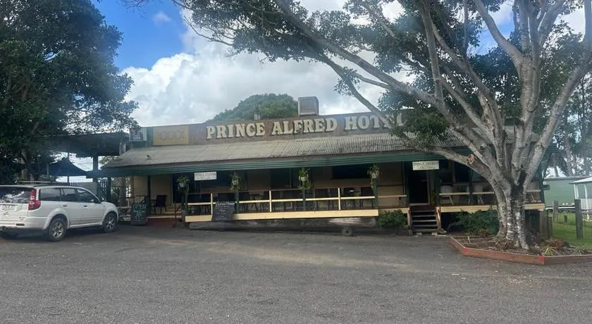 gundy pub & caravan park - Image 1