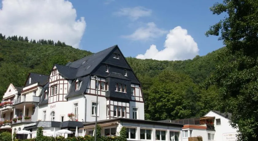 Bertricher Hof Hotel Garni - Image 1