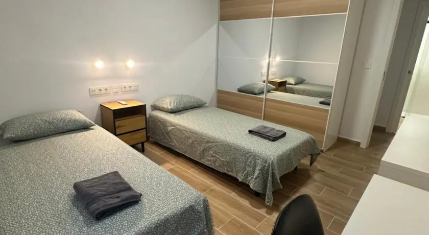 Guesthouse Cervantes - Rooms cerca del centro de Granada - Image 1