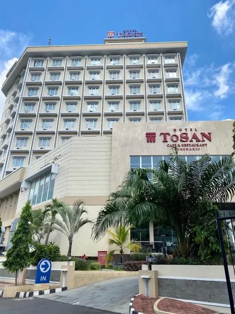 Hotel Tosan Solo Baru - Image 1
