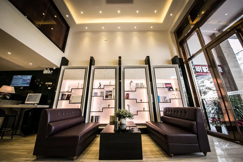 Lavande Hotels·Sanya Walking Street - Image 1
