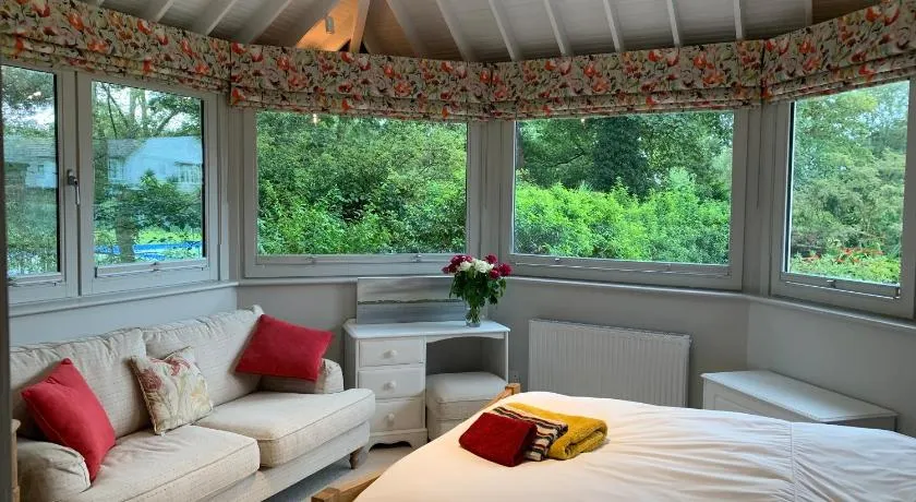 Brookfield Cottage - Image 1