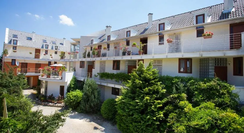 Feng Shui Wellness Apartmanház Hévíz - Image 1