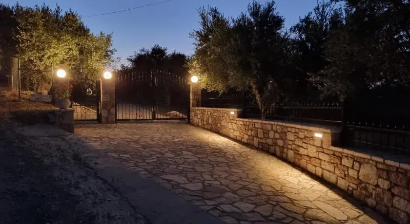 Villa Carisma - Image 1