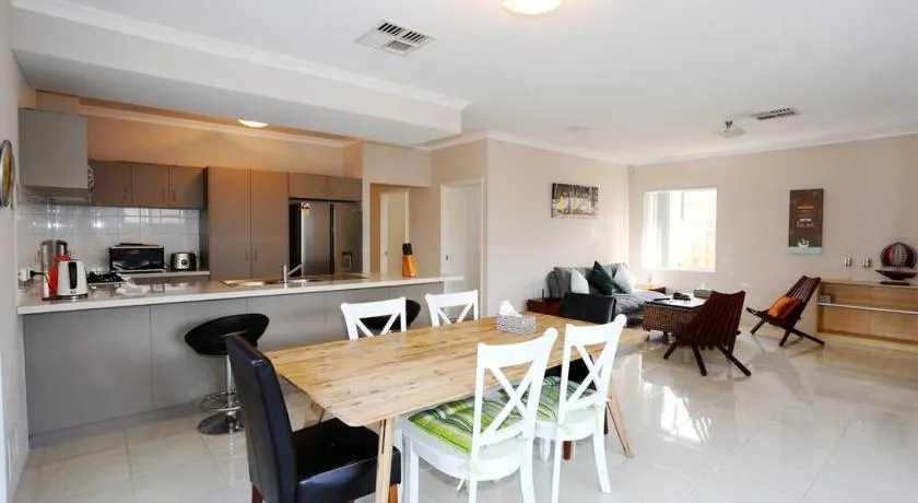 Nice and Neat House for your Journey - Renovated - Image 1