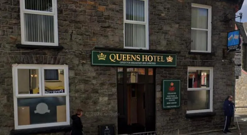 The Queens Hotel - Image 1