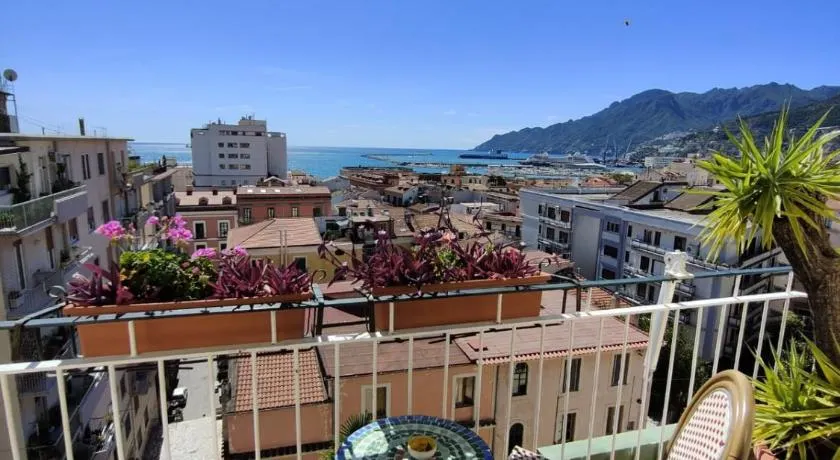 Oasi al centro con parcheggio - Image 1