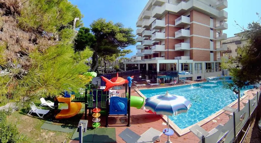 Hotel Atlantic - Image 1