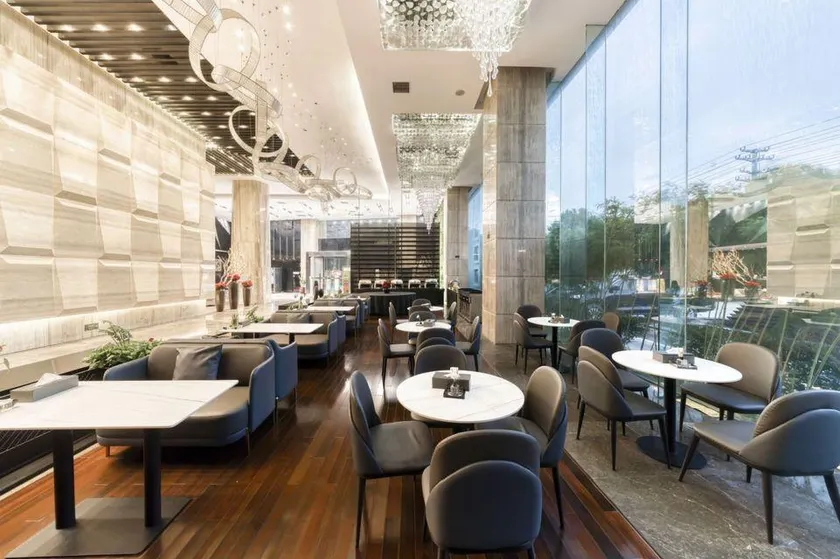 Maitao Crystal Hotel - Image 1