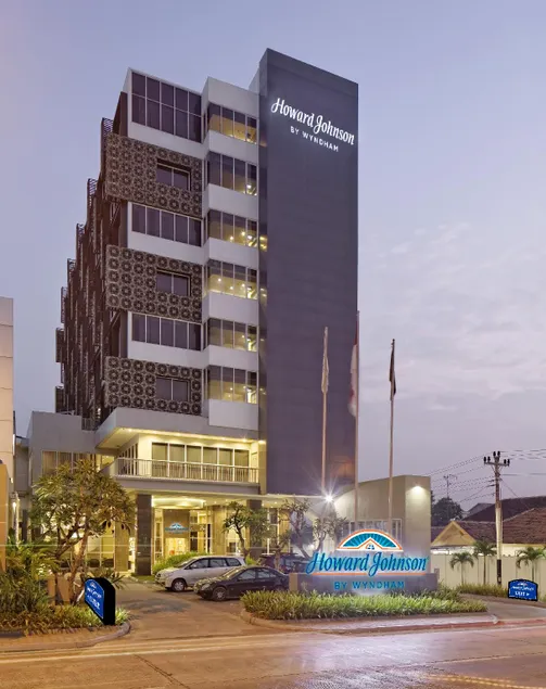 Howard Johnson By Wyndham Pekalongan - Image 1