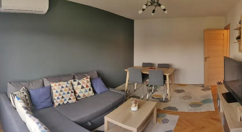 Modern and Cozy Apartment - Image 1