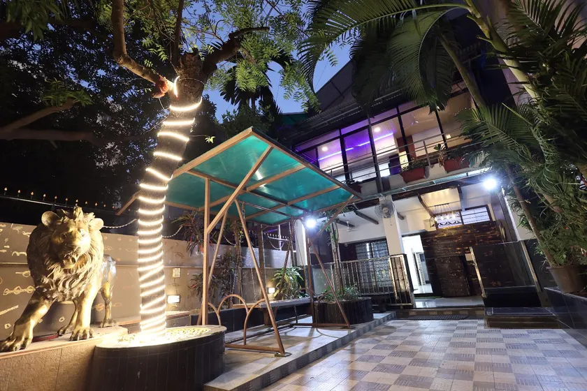 Luxe Villa - Kandivali East - Image 1