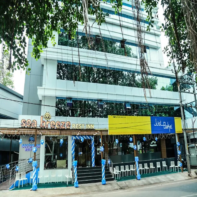 SEA BREEZE RELAX INN - Image 1