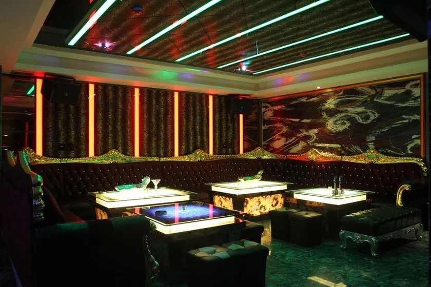 Xin Haiyi Hotel - Image 1