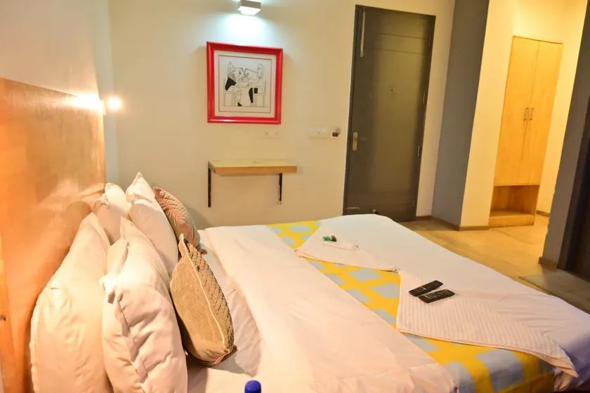 Hotel Wedlock Near Artemis Hospital - Image 1