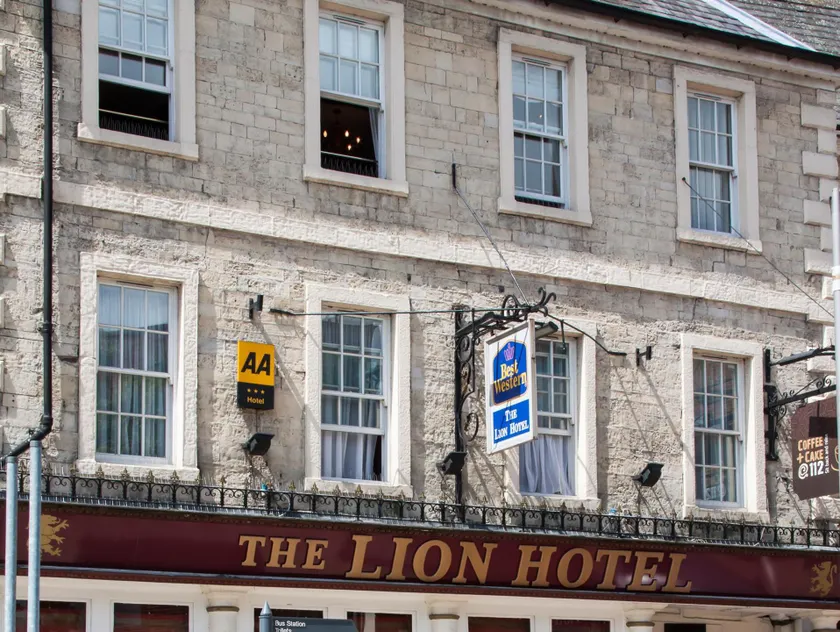 Lion Hotel - Image 1