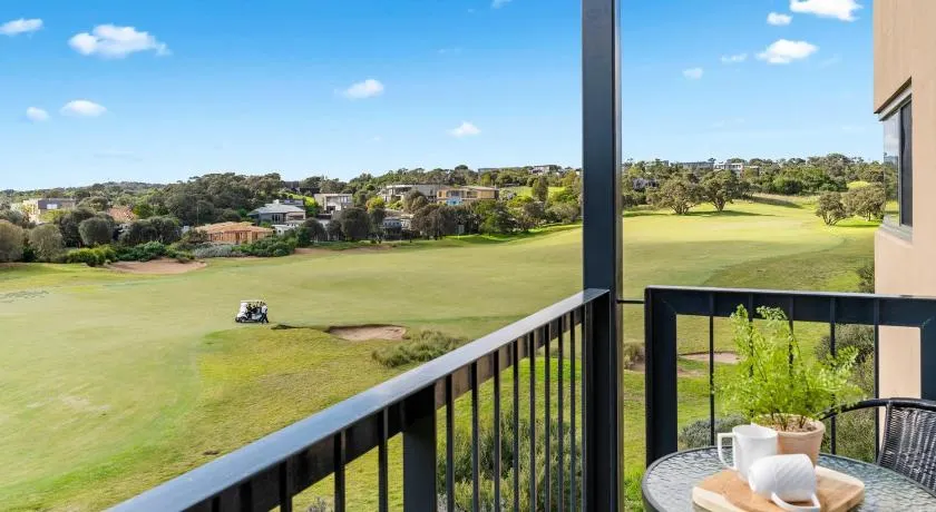 Moonah Links Apartments - Fairway Views, Golf, Hot Springs - Image 1