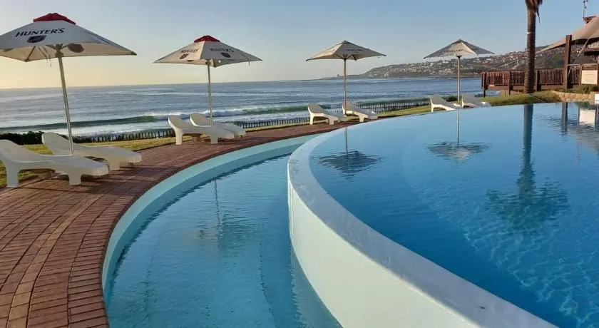 Beach Club Self Catering Apartments - Image 1