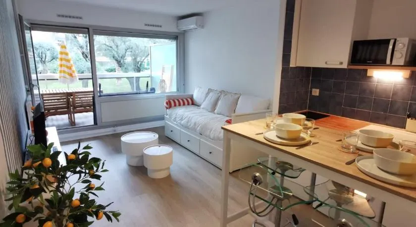 Appartement cosy à Antibes-Piscine - Image 1