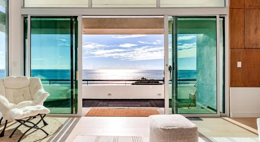 Gorgeous Malibu Retreat with #Instaworthy Ocean Views - Image 1