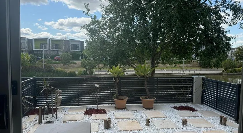 安静的住宅区 4个卧室3个卫生间 步行5分钟到达火车站Westfield 购物中心 - Image 1