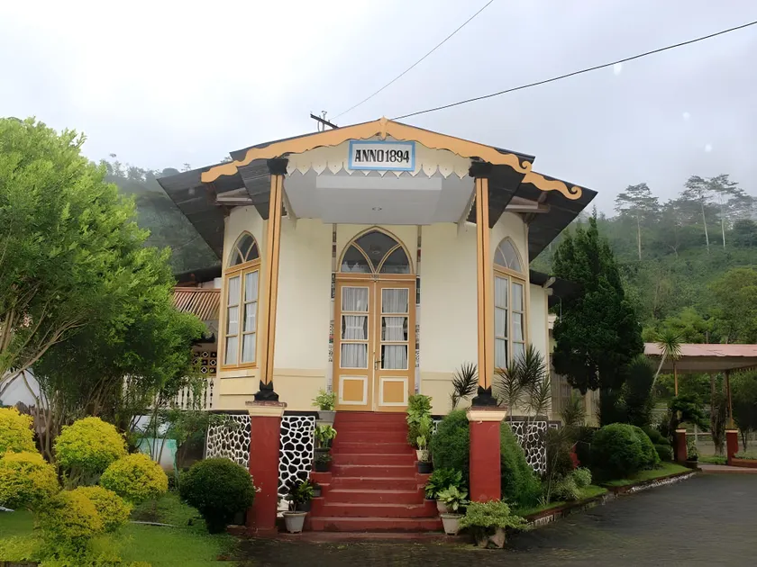 Catimor Hotel - Image 1