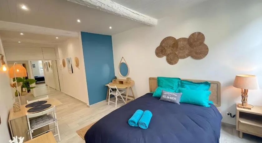 Spacieux Loft Cœur Vieux Nice - Image 1