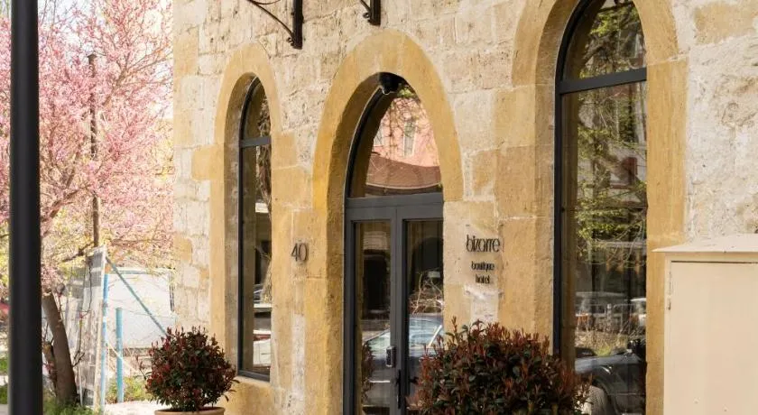 Bizarre Boutique Hotel - Image 1
