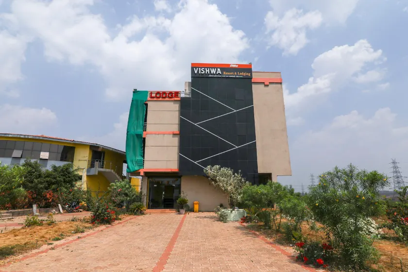 OYO Flagship 70570 New Vishwa Resort & Lodging - Image 1