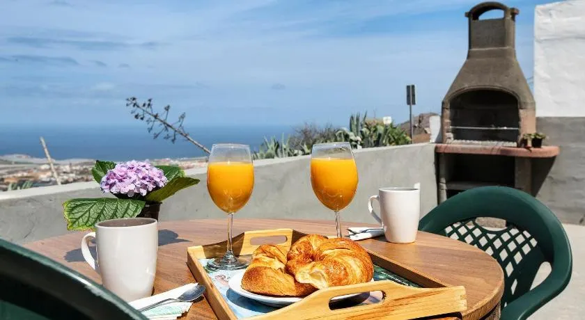 Casa Buenavista – Haustierfreundlich, mit Meer- und Bergblick, privater Terrasse & WLAN - Image 1