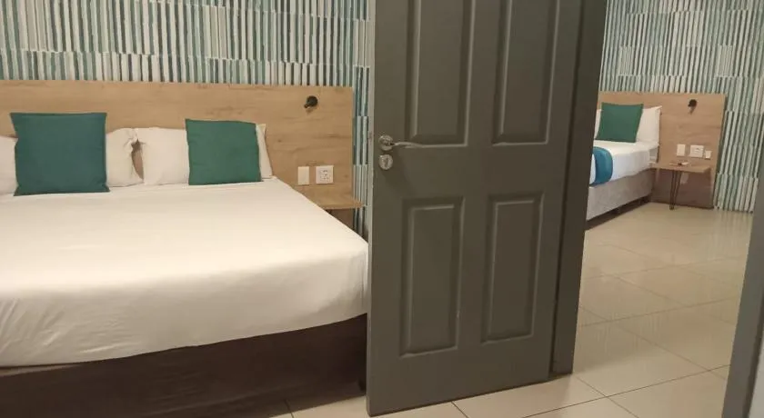 Bayside Self Catering and Hotel 14 Monty Naicker Pinestreet Durban - Image 1