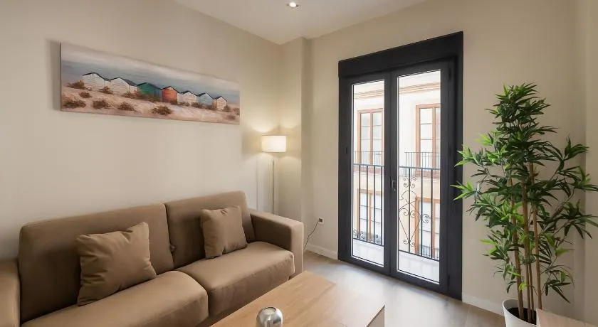 Apartamentos Pinar Málaga Centro - Álvarez - Image 1