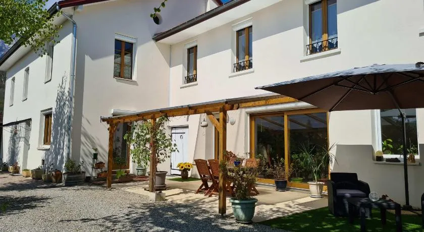 Les Tilleuls de Chapareillan Chambres d'hôtes - Image 1