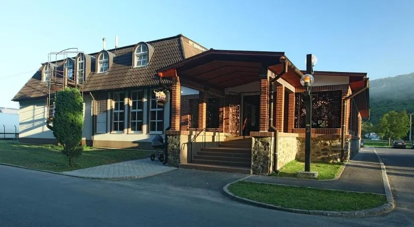 Hotel Armales - Image 1
