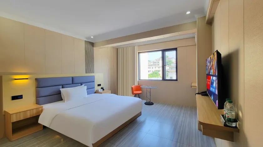 Jinganglong Hotel - Image 1