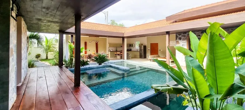 Villa 5 bedrooms w/Private Pool - Image 1