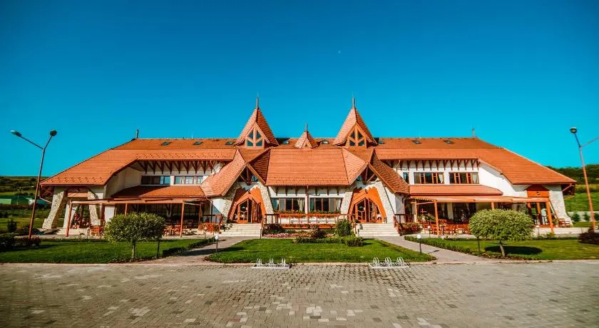 Bonanza Pensiune & Restaurant - Image 1