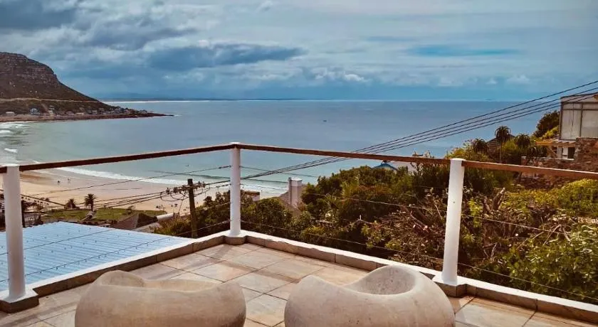 Watching Waves, Heron Chase Holiday Home - Image 1