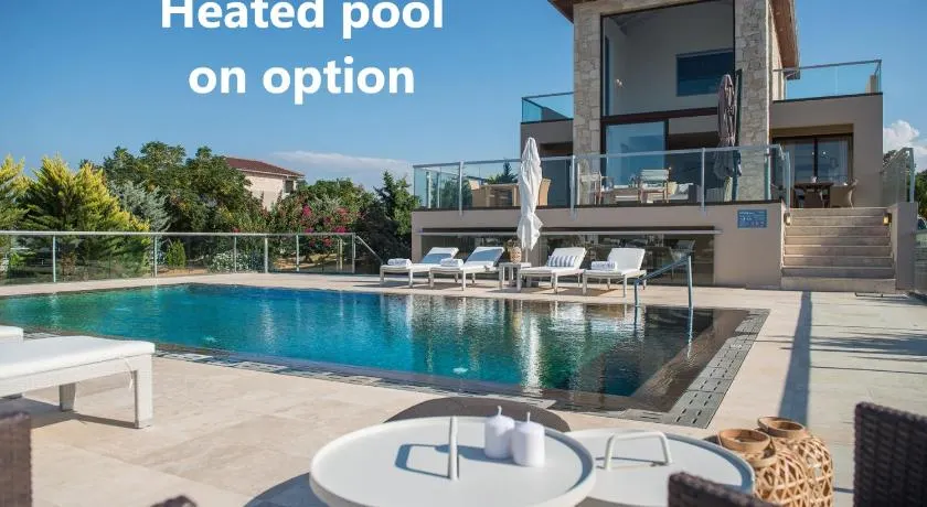 Magnifique villa avec piscine au bord de mer - Image 1